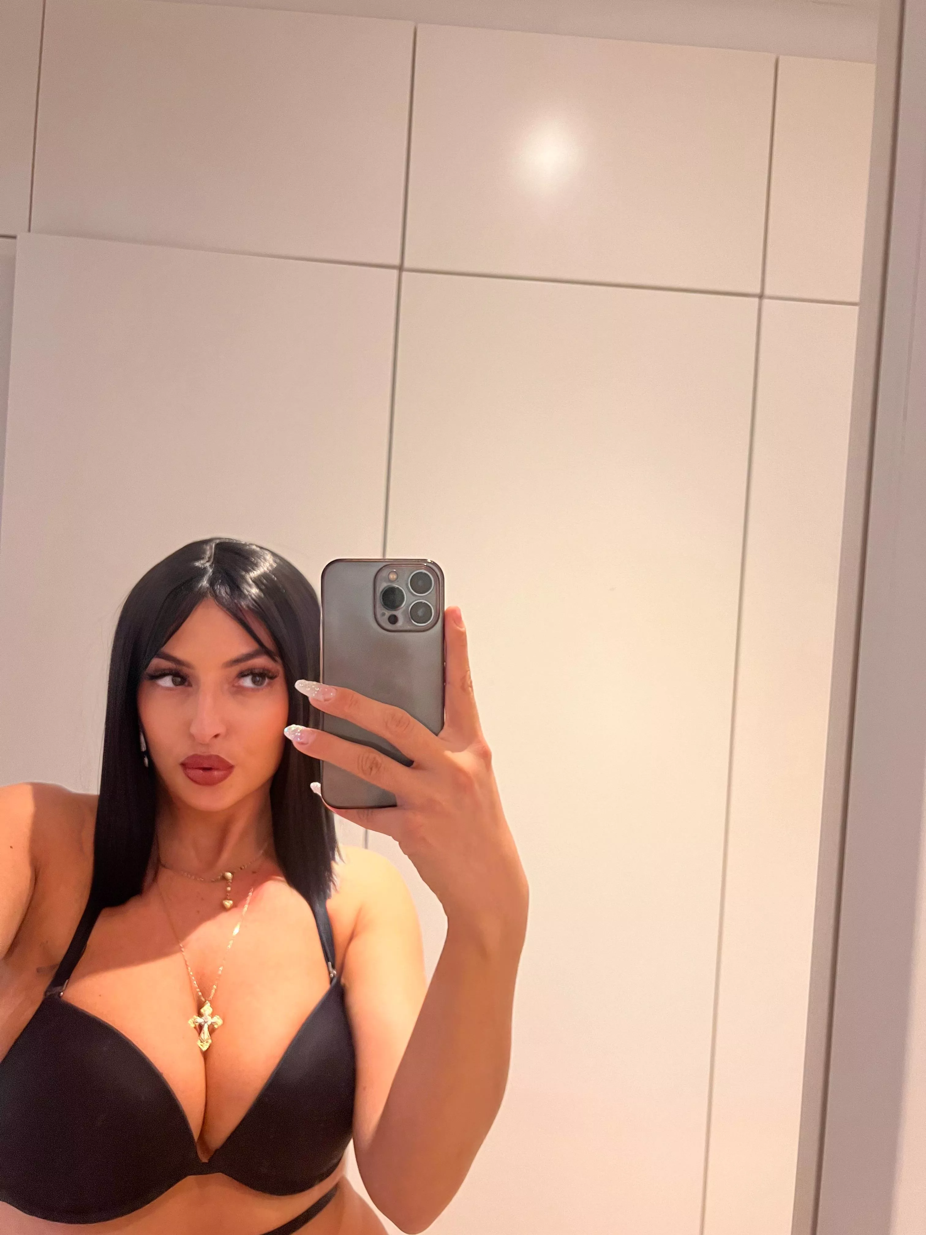 Can you handle the allure of this Greek cutie?