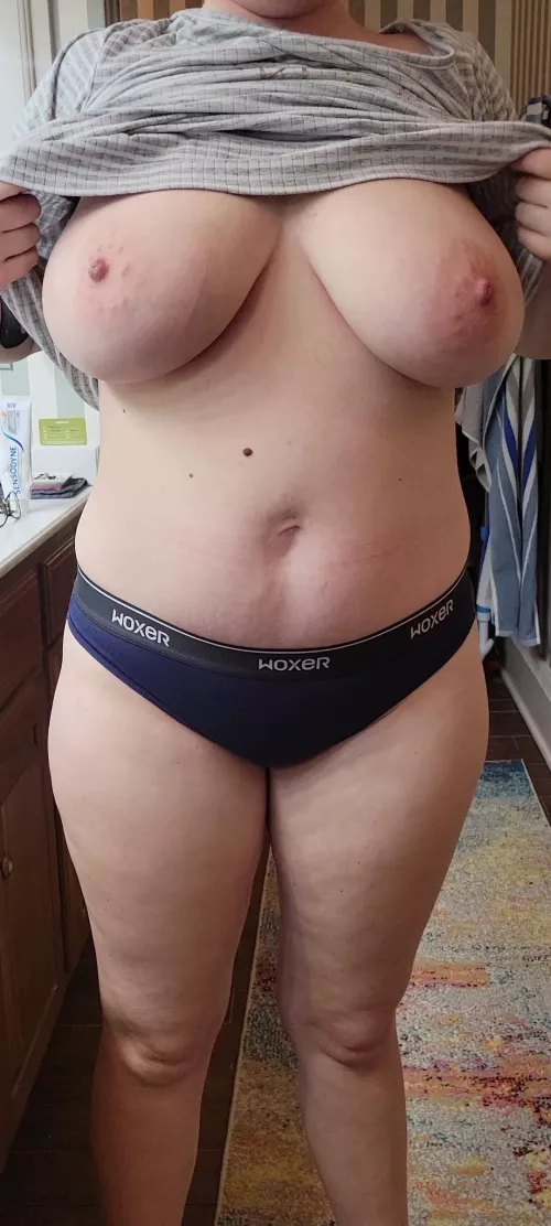 Could I get away with not wearing a bra to the school drop off line