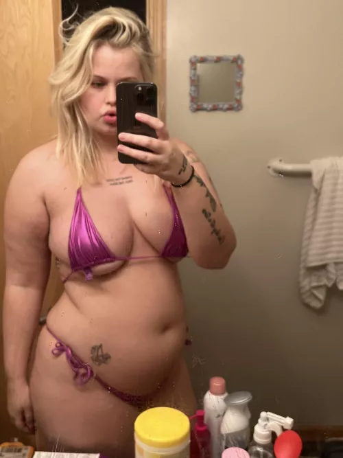 Does my 21f belly make you hard? 