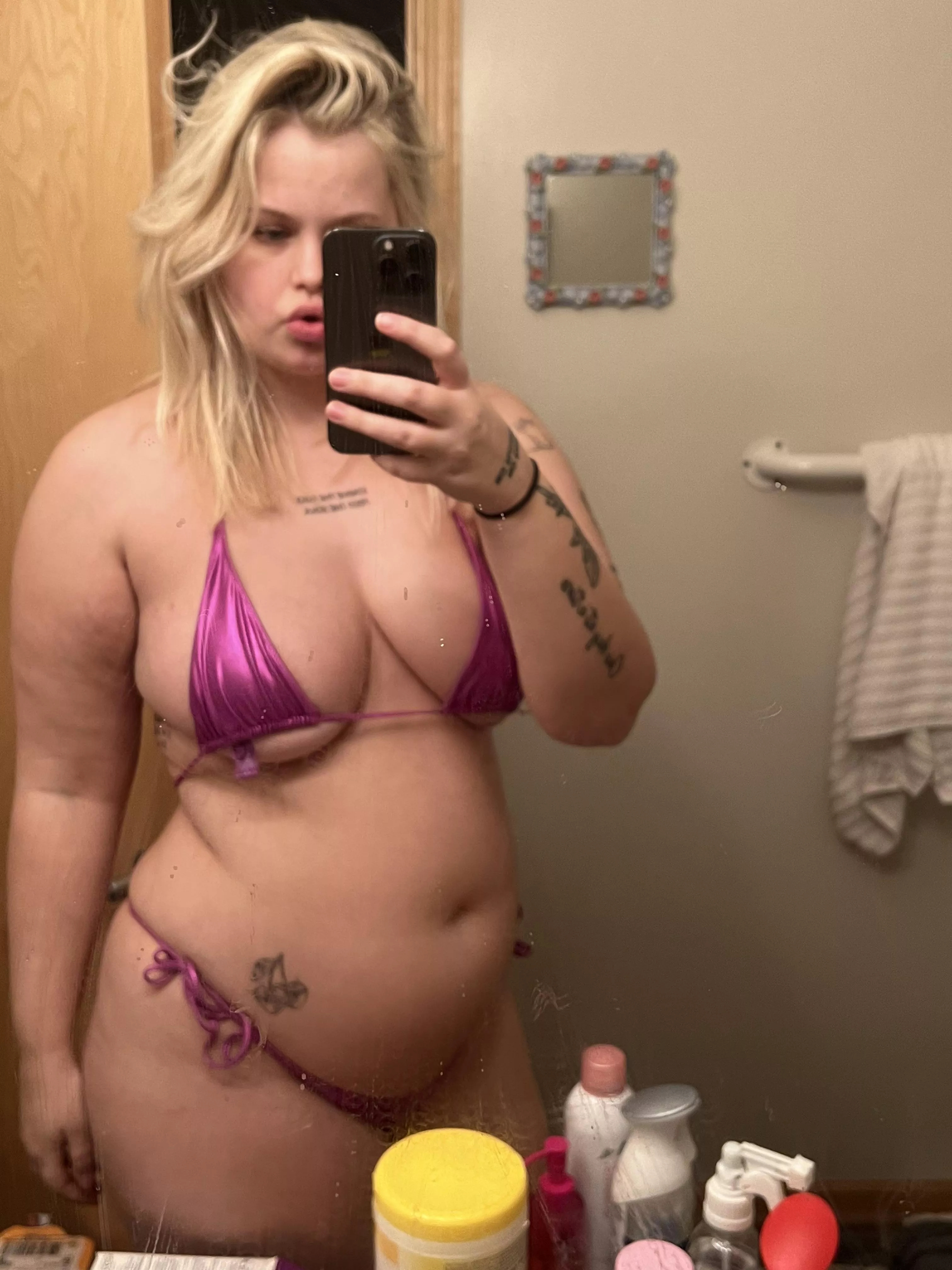 Does my 21f belly make you hard? 