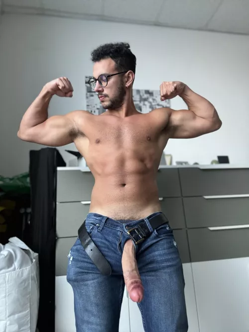 F*CK IT sending dick pics from my gallery to everyone who says hi