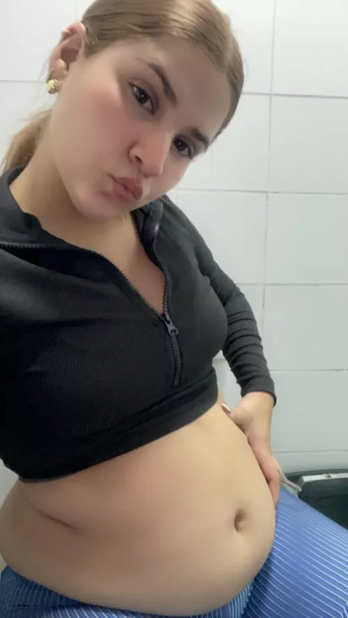 Feedee with a hungry belly