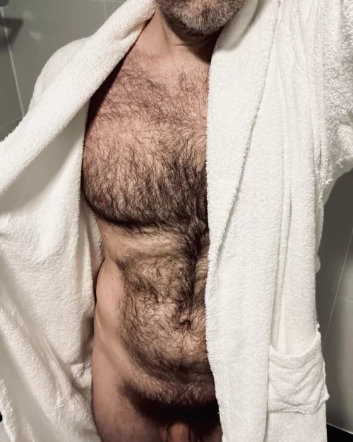 Full pizza belly and lettin’ it all hang out... 