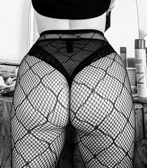 Getting ready for another day in nylon 🥰 🖤 