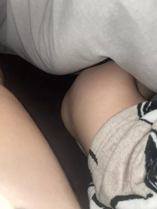 gf asleep next to me 