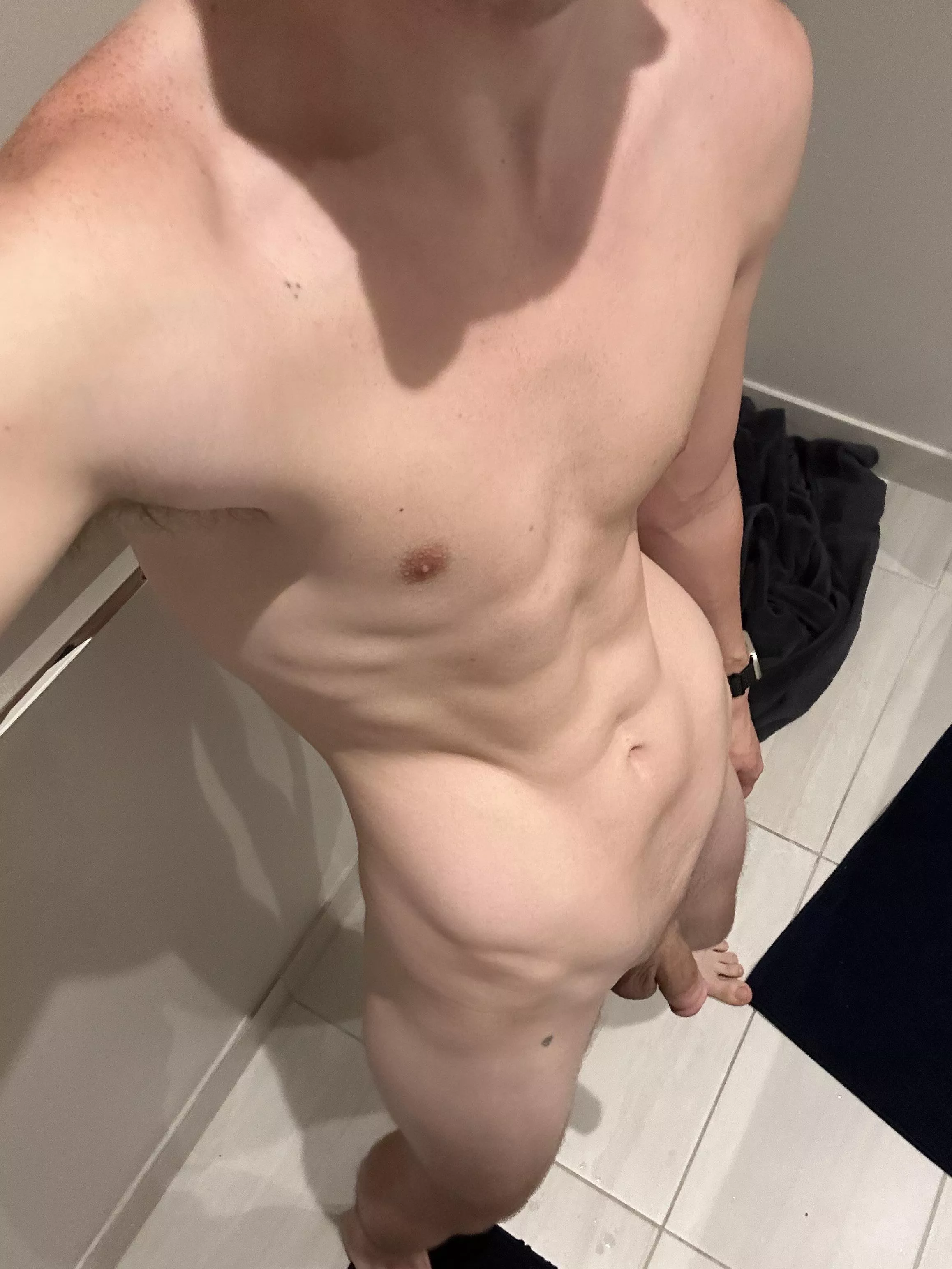 Hungover and sunburnt 😮‍💨 rub me down with aloe?