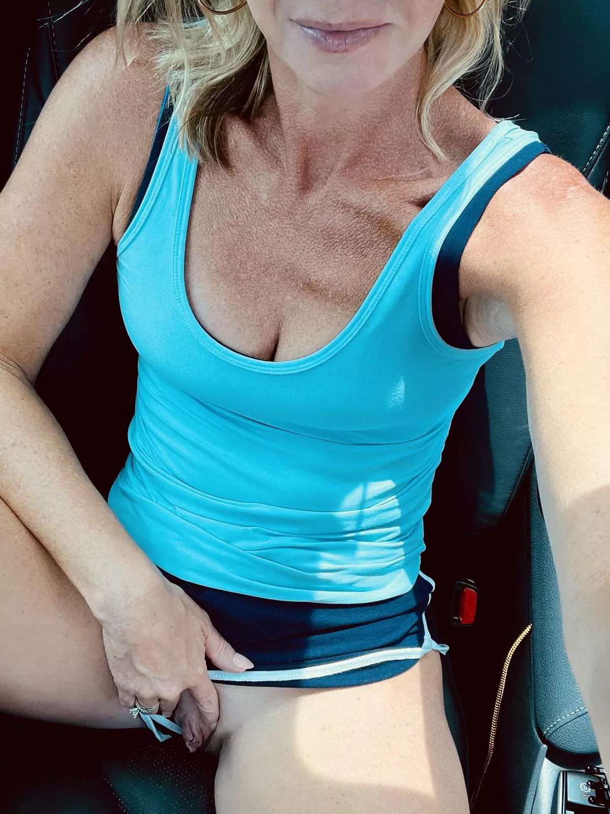 I like to fuck between games at the ball field 