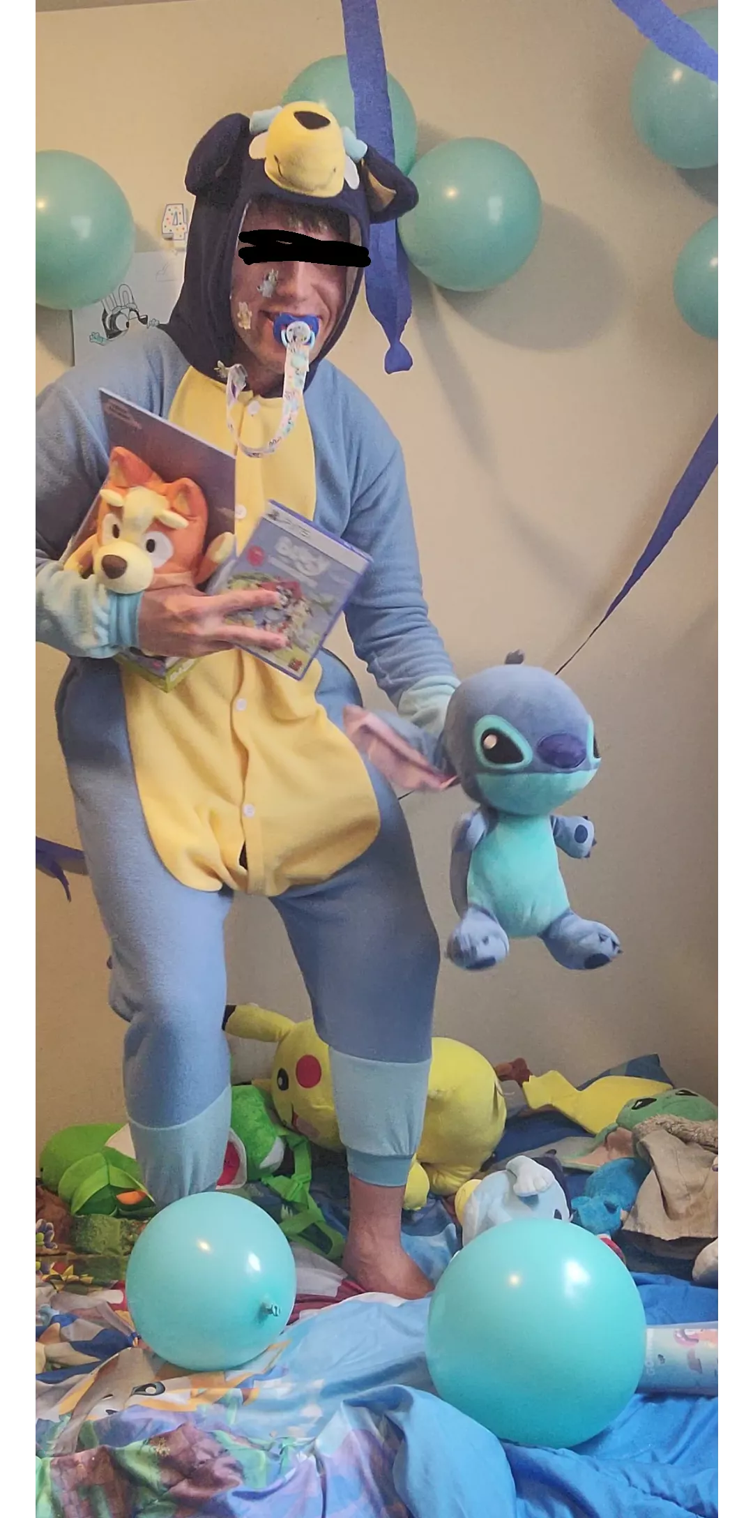 I'm quite enjoying my little space bluey party I put together for myself 👶🏻🍼😊💙💙💙💙