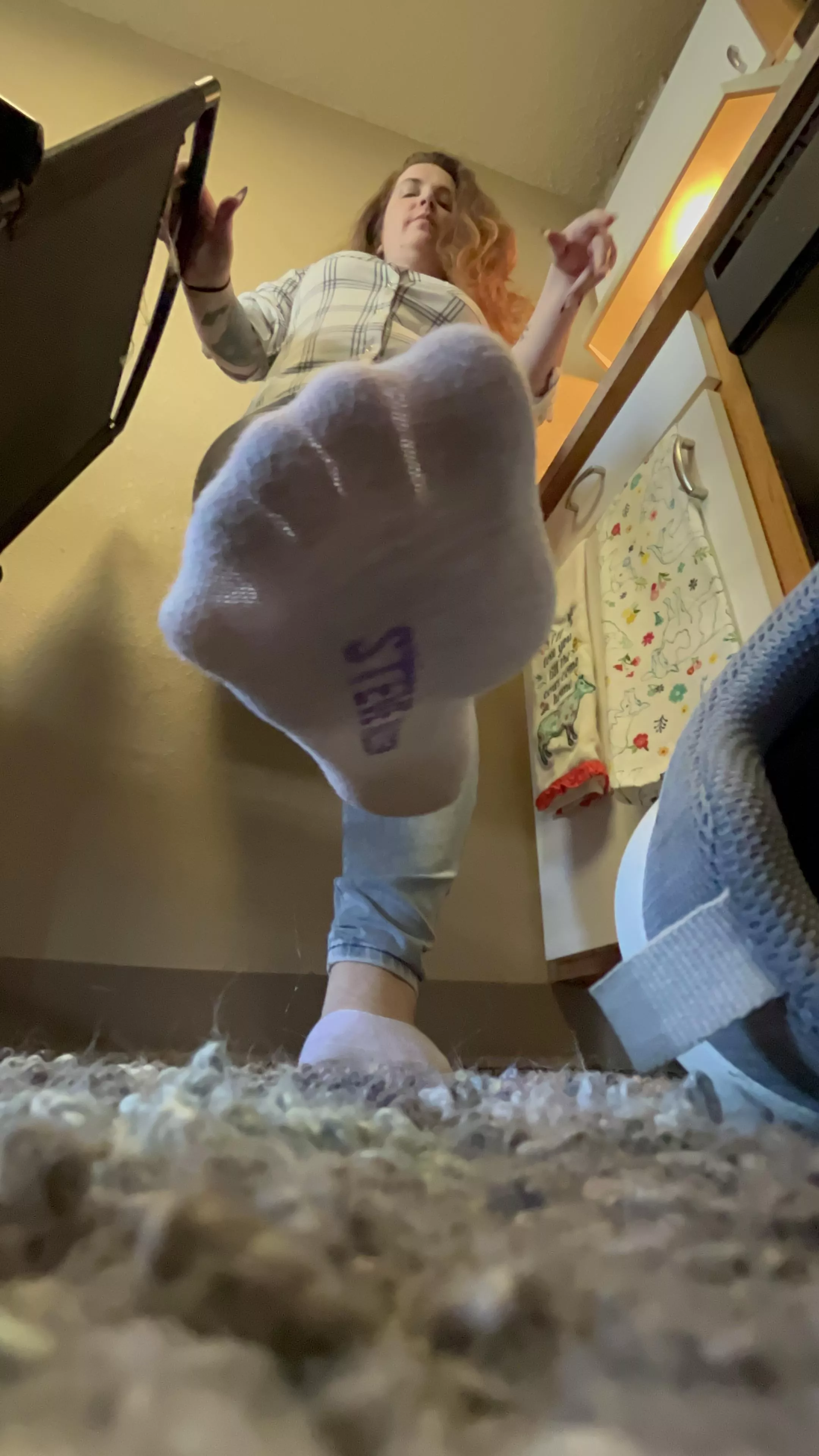 It’s been a long day beta boi they are sweaty and smelly and goddess is ready to be worshipped [f]