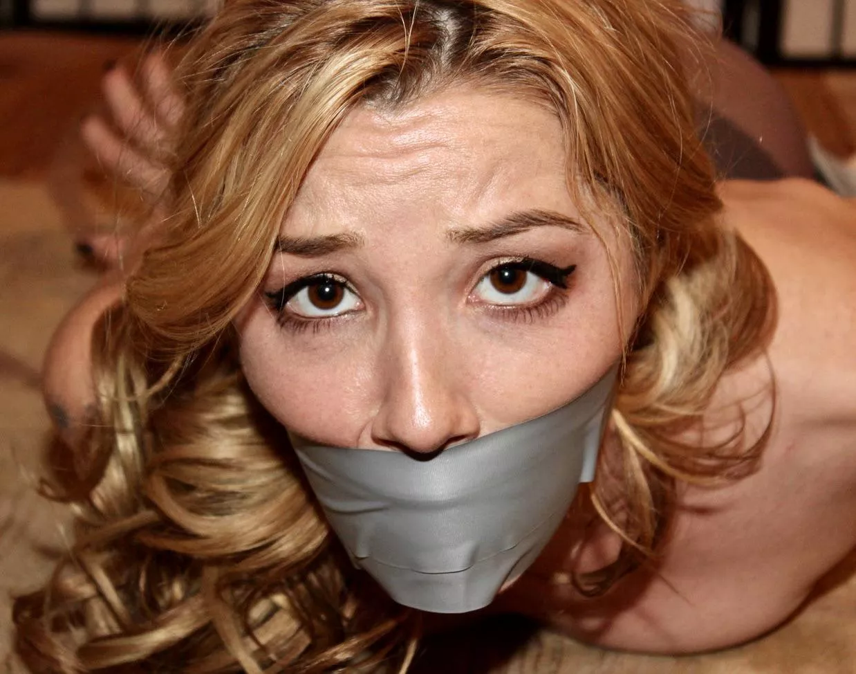 It’s so adorable when their mouth is tightly stuffed but they still try to speak regardless.