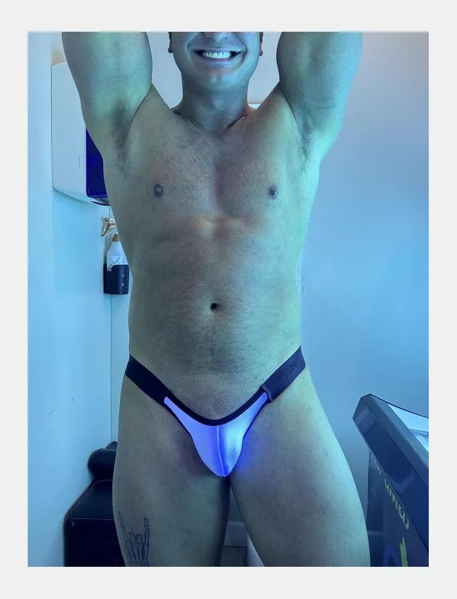 Itty bitty … qnd tight!