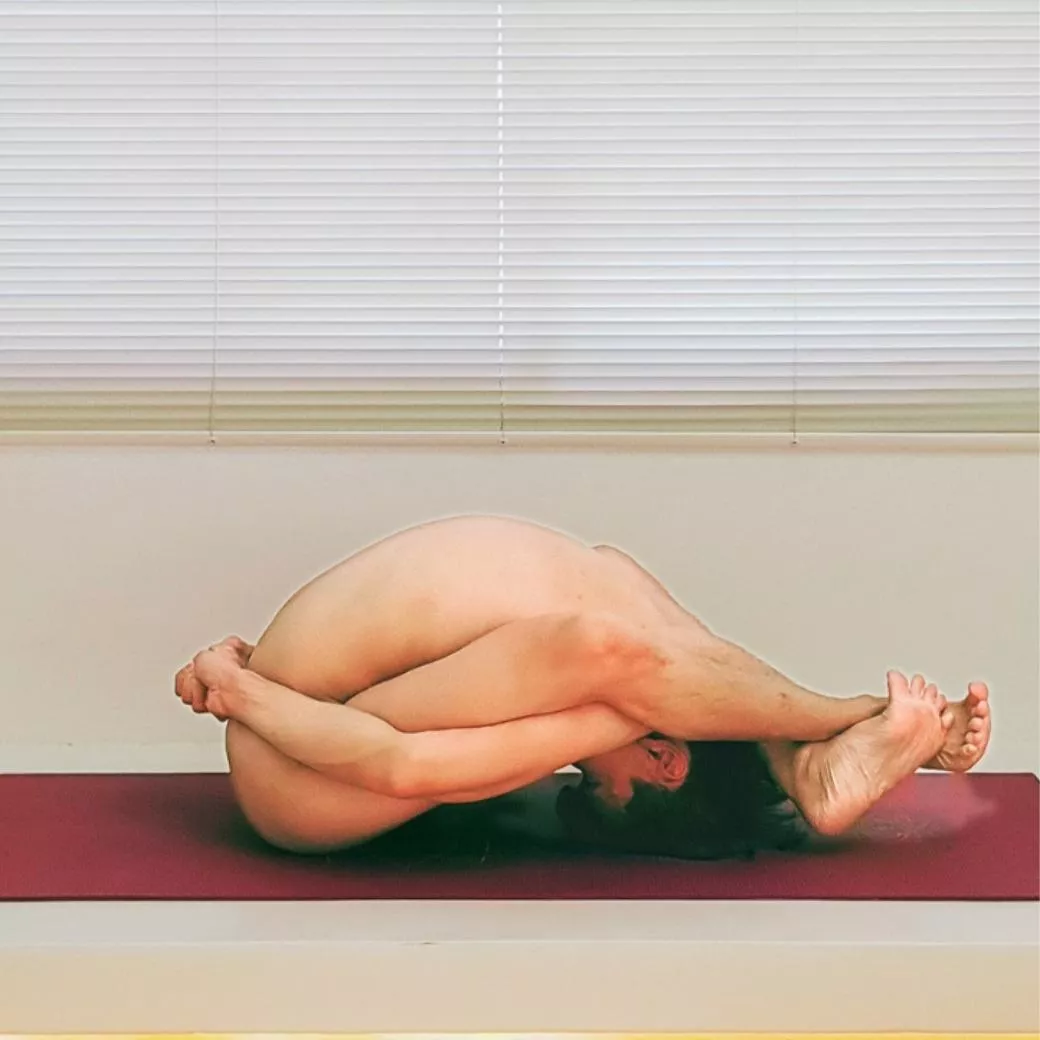 Let's do naked yoga 🥰