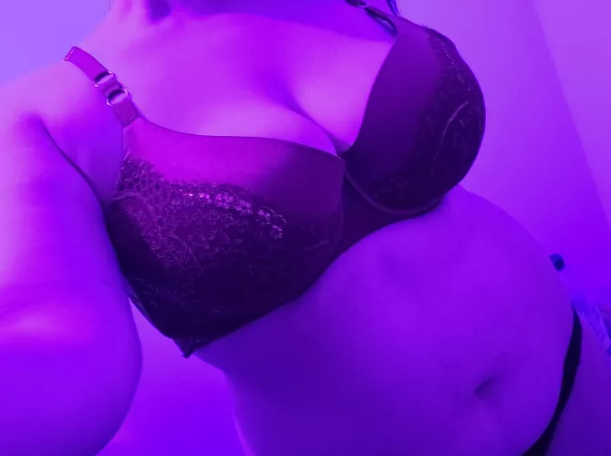 Let's have a chill and relaxed convo 🤗 [OC] dms are welcome!