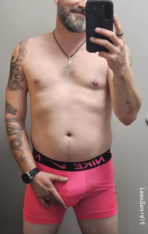 Life's too short to wear boring clothes 😉😏 