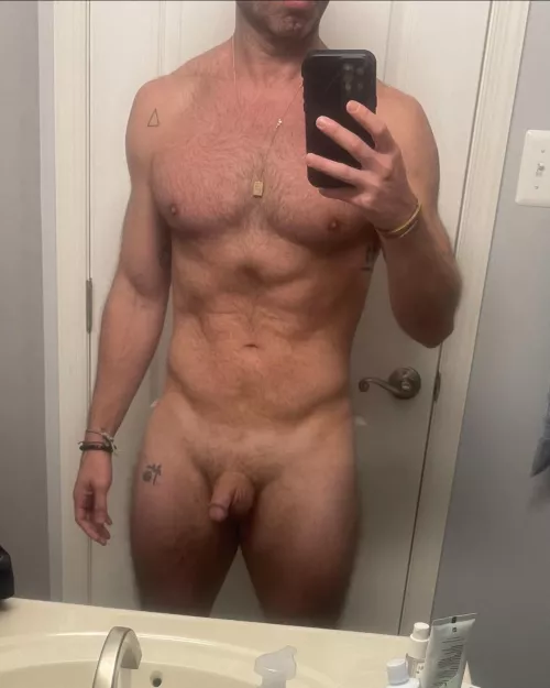 (M) 42, 180, 5’10”