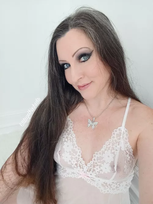 natural gray and over 40 and a little bit goth (F43)