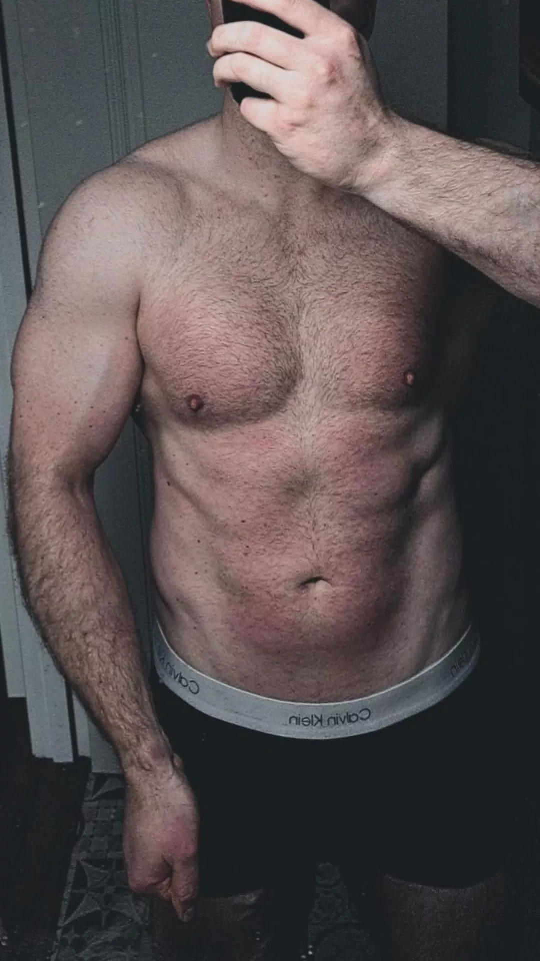 Post chest day, pre shower pu(m)p 💪🏻 