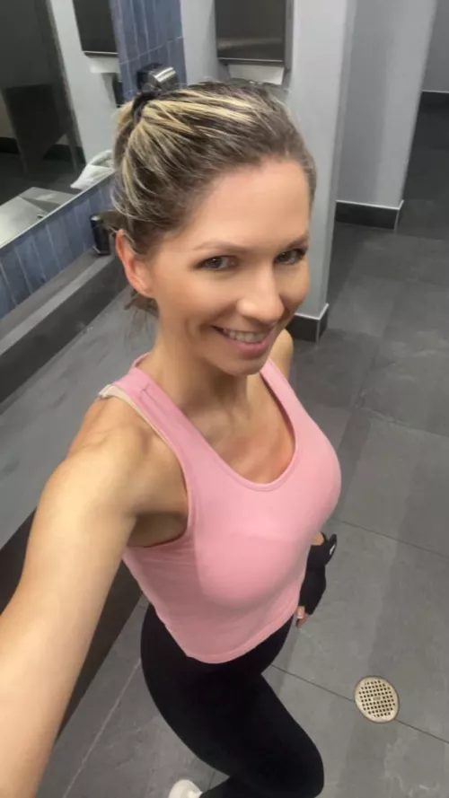 Post Workout selfie(f40)