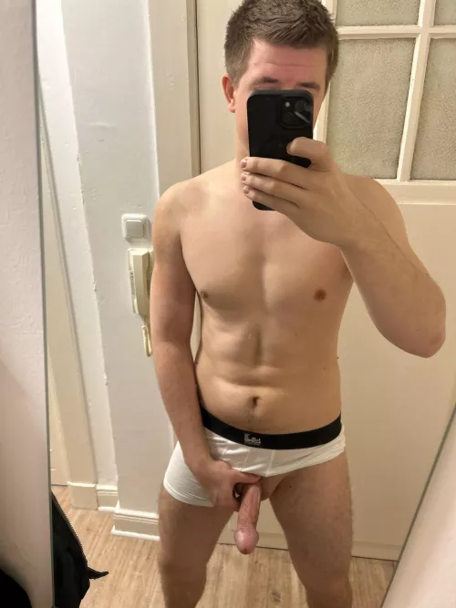 So horny after work, couldn‘t even take my boxers off properly! 