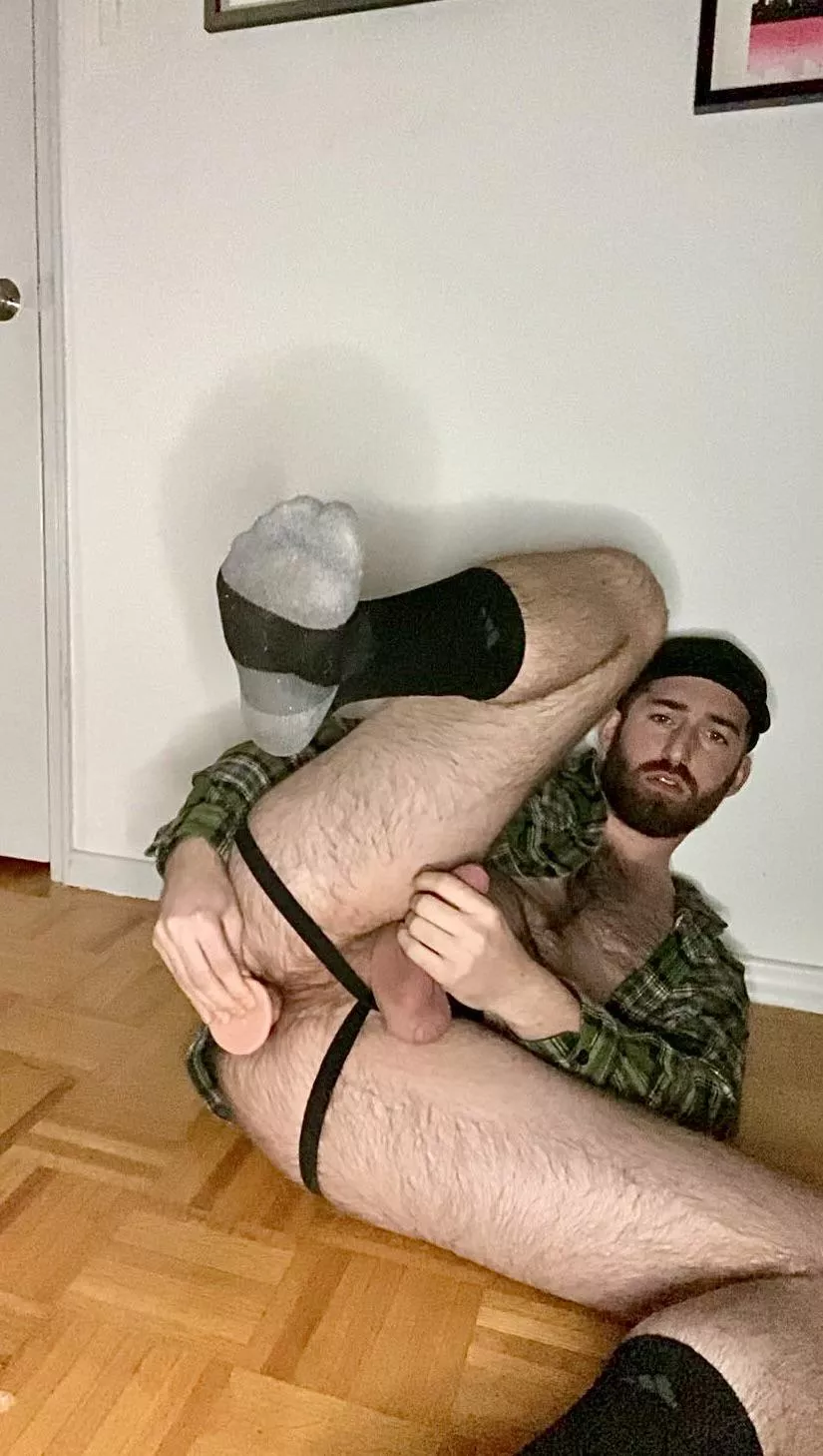 So this happened tonight. Gonna fuck the cum out of myself!