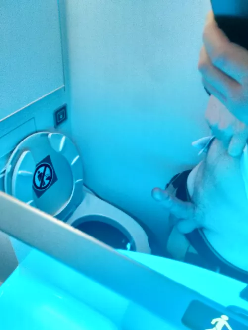 Some cool mood lighting on the plane 