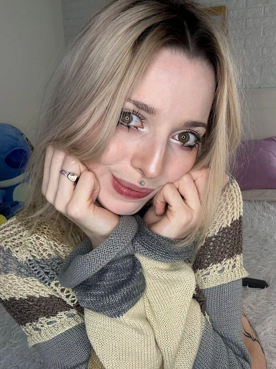 Thinking about a date makes me smile.