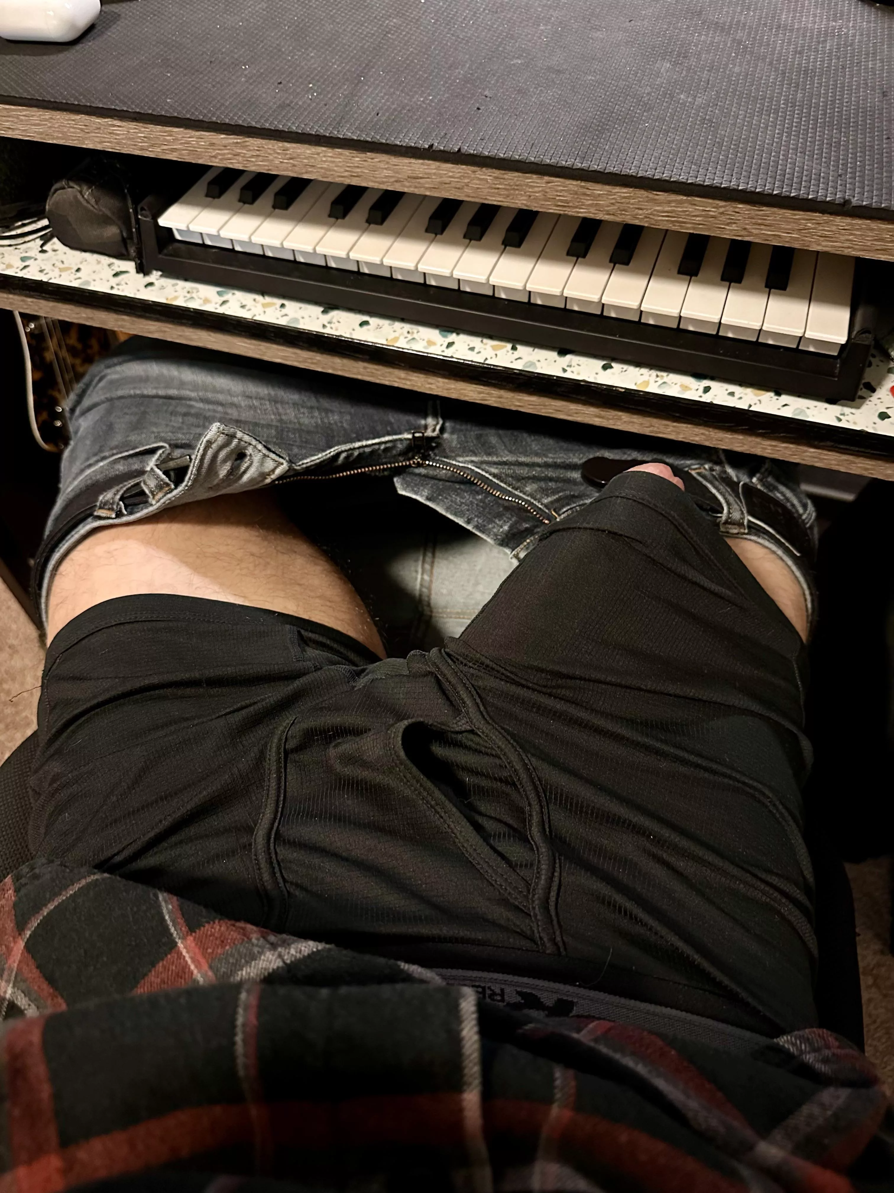 This thing has been distracting me all day!