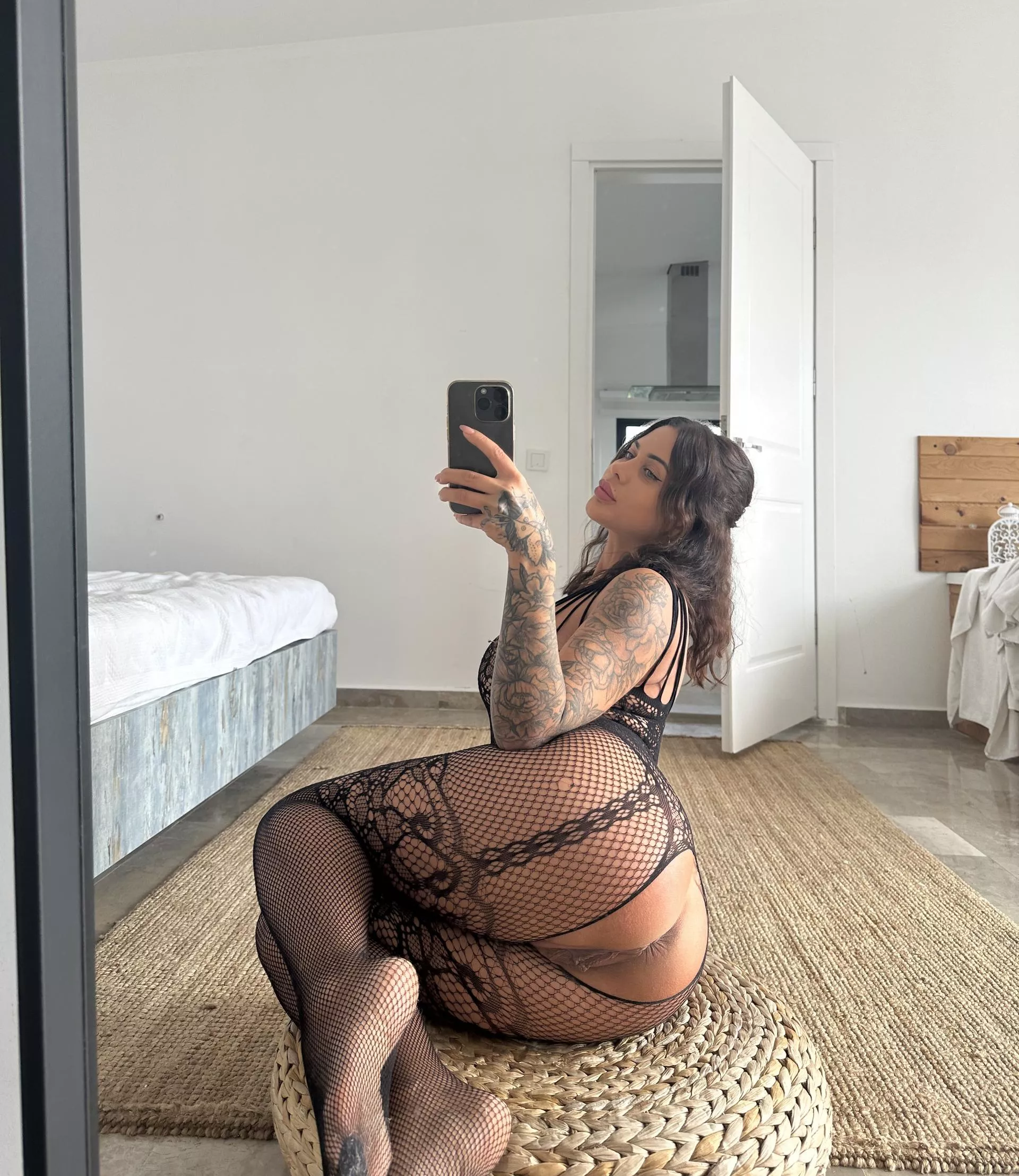 Truth or dare... dare me to fuck while my man watches