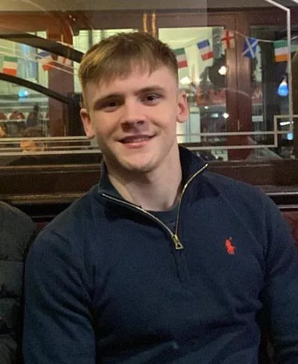 18 Straight kinda curious sc j_h20241266