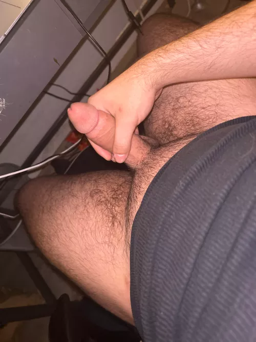 20us straight want to jerk and cum with someone