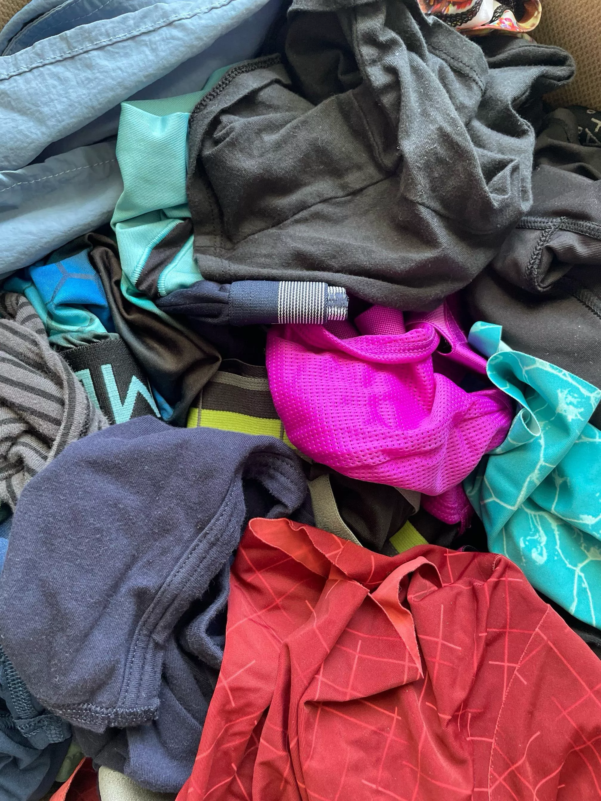 (21) finally going to my first hookup, can you help me decide on what to wear?