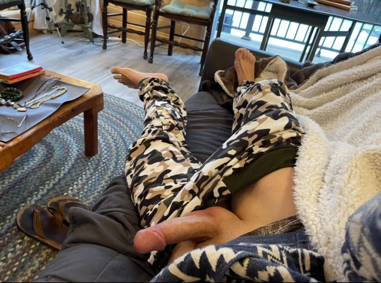 [38] Someone in my friend group found out I have this profile. At 8.5 cut, they’re all gonna find out that im hung AF. Not sure how I feel about this 🥴