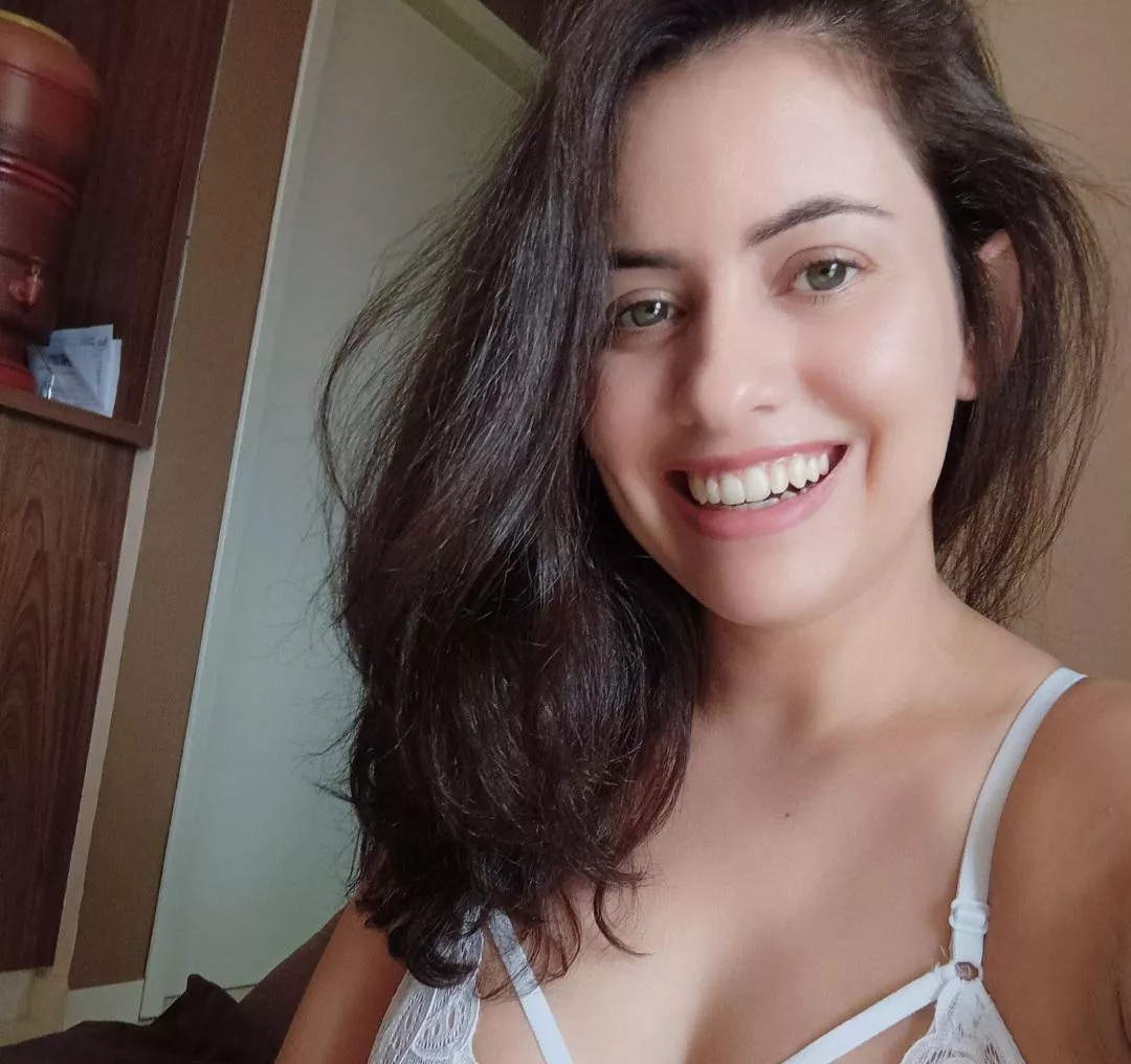 A smile for this day [f]