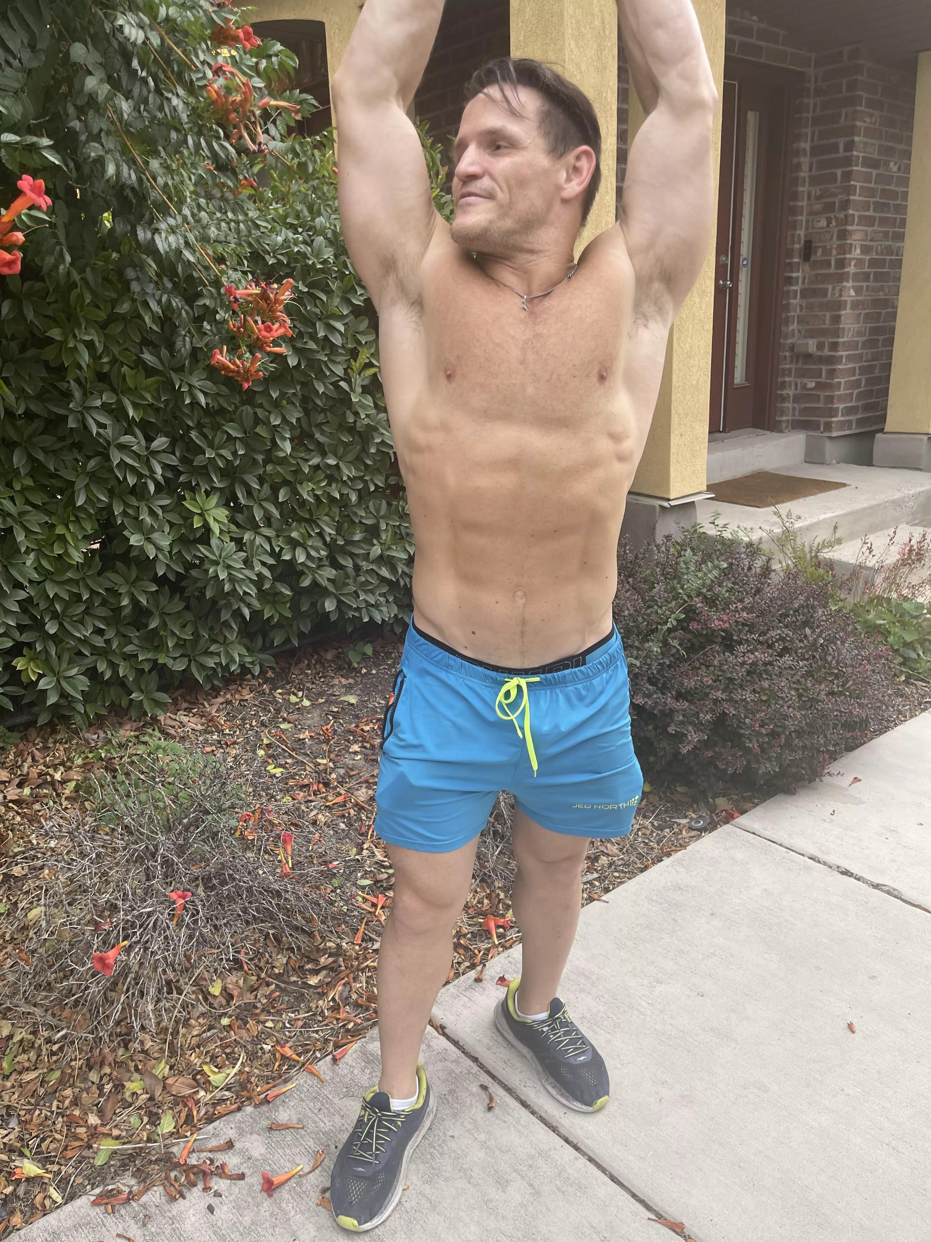 Airing out my sweaty armpits for all to smell