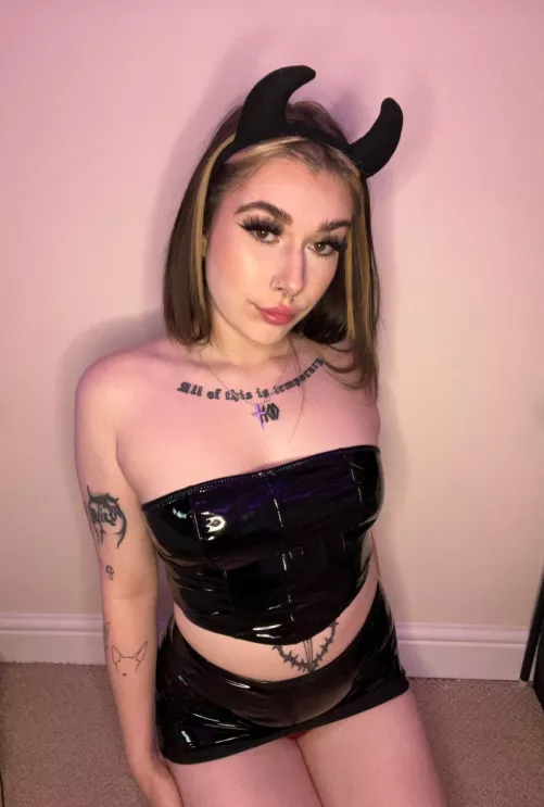 angel face, devil thoughts 