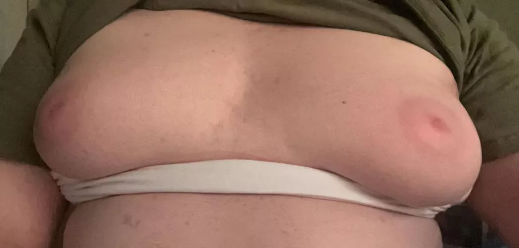 Anyone like guys that were on hrt for almost 2 years? 😅