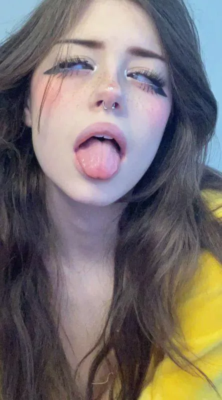are u into filling ahegao girls? i love the idea of it