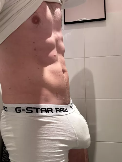 Bi curious. DM me if you’re hung and uncut.