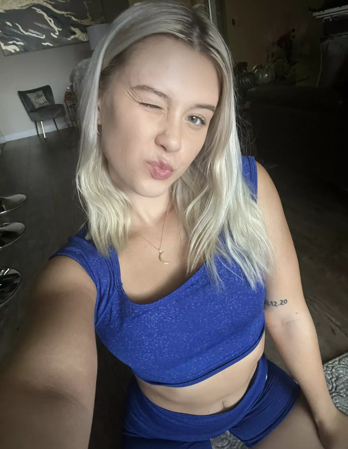 Can you keep a blonde satisfied?