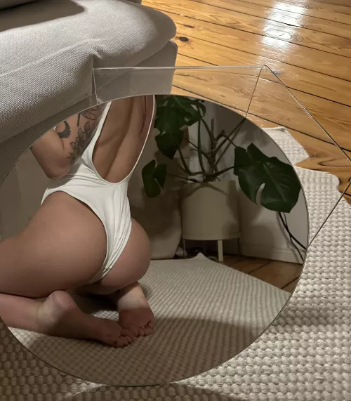 Capturing that asian ass with a mirror