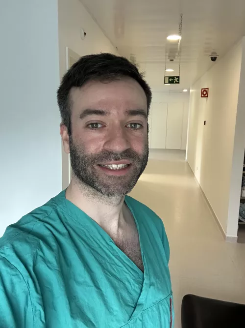 Celebrating my 34th birthday at work! Who wants to assist me in the OR? 😅