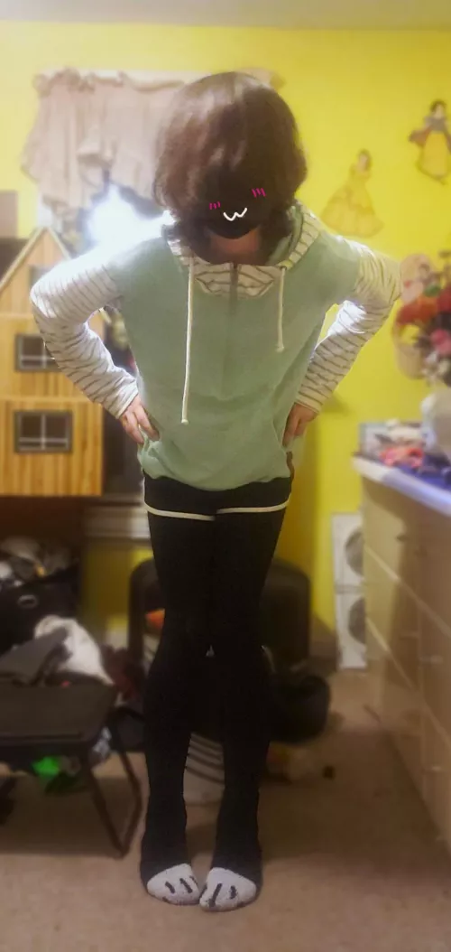 da heck are you doin down there little fella?