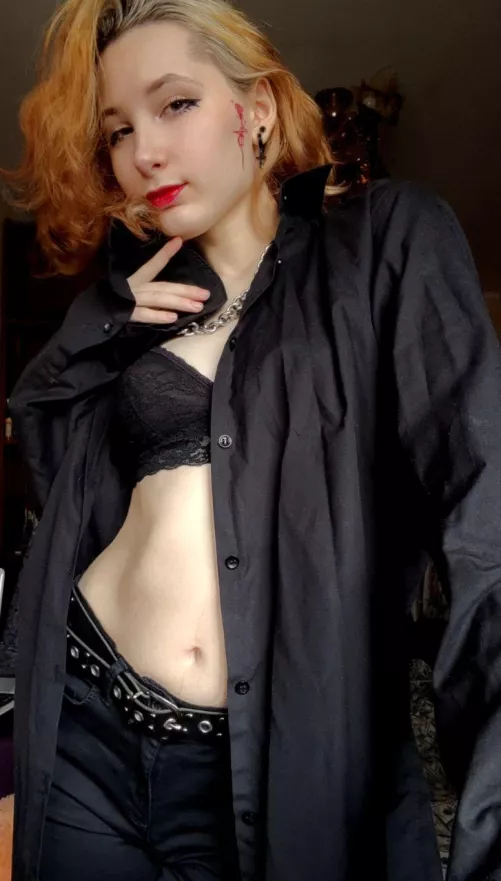 Do miniaturized girls 18 years old get as hot as me? 😈