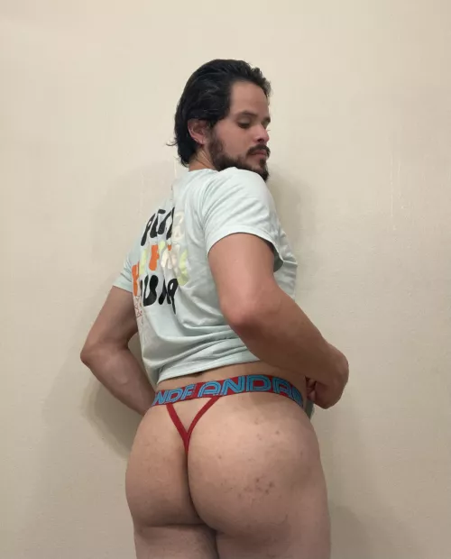 Do u like big booties👀