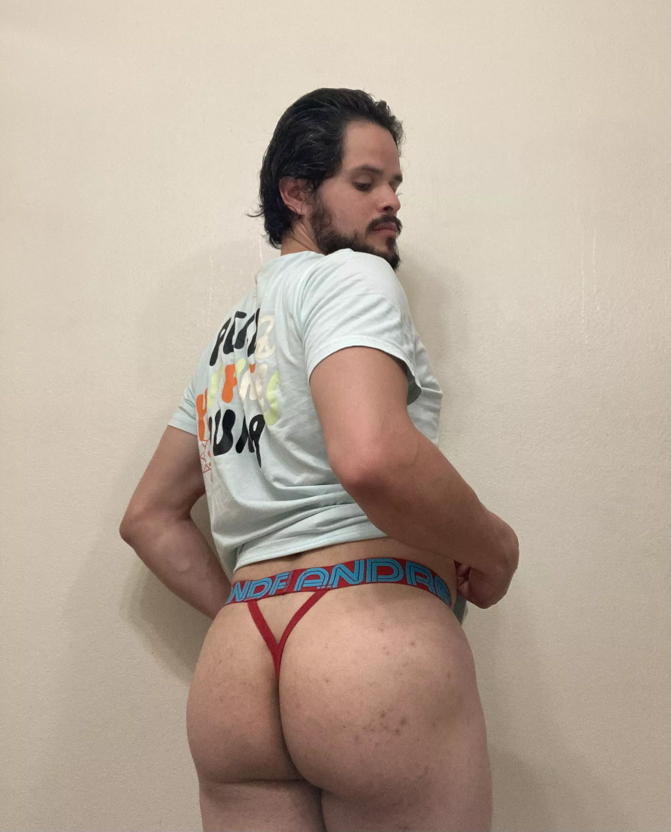 Do u like big booties👀