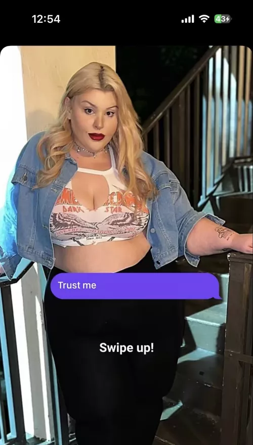 Does literally anyone know her name? From the hily app