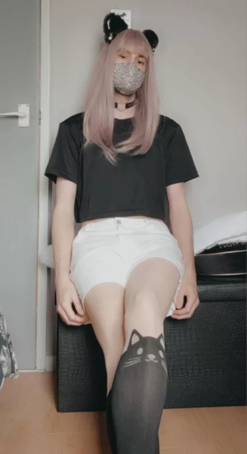 Don't think i can wear the cat ears outside, but they are cute though!