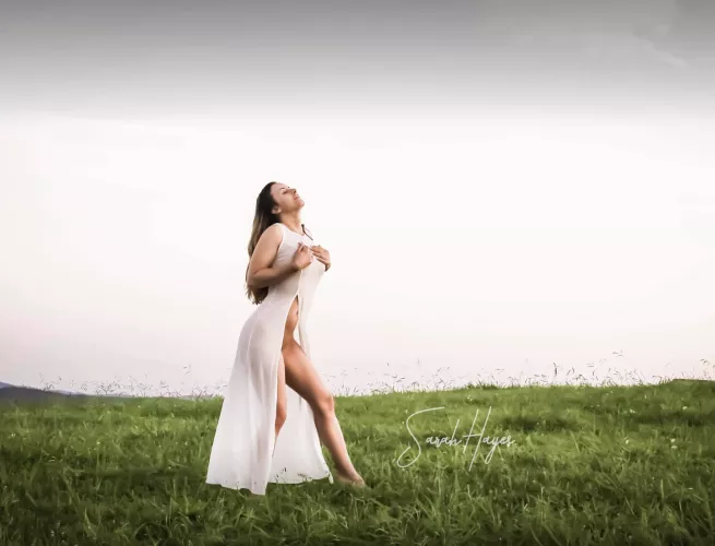 Dripping in sensuality. 💦