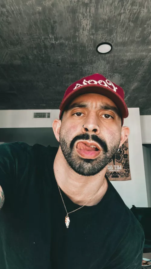 Finally got my other nostril pierced. I love the look 😭