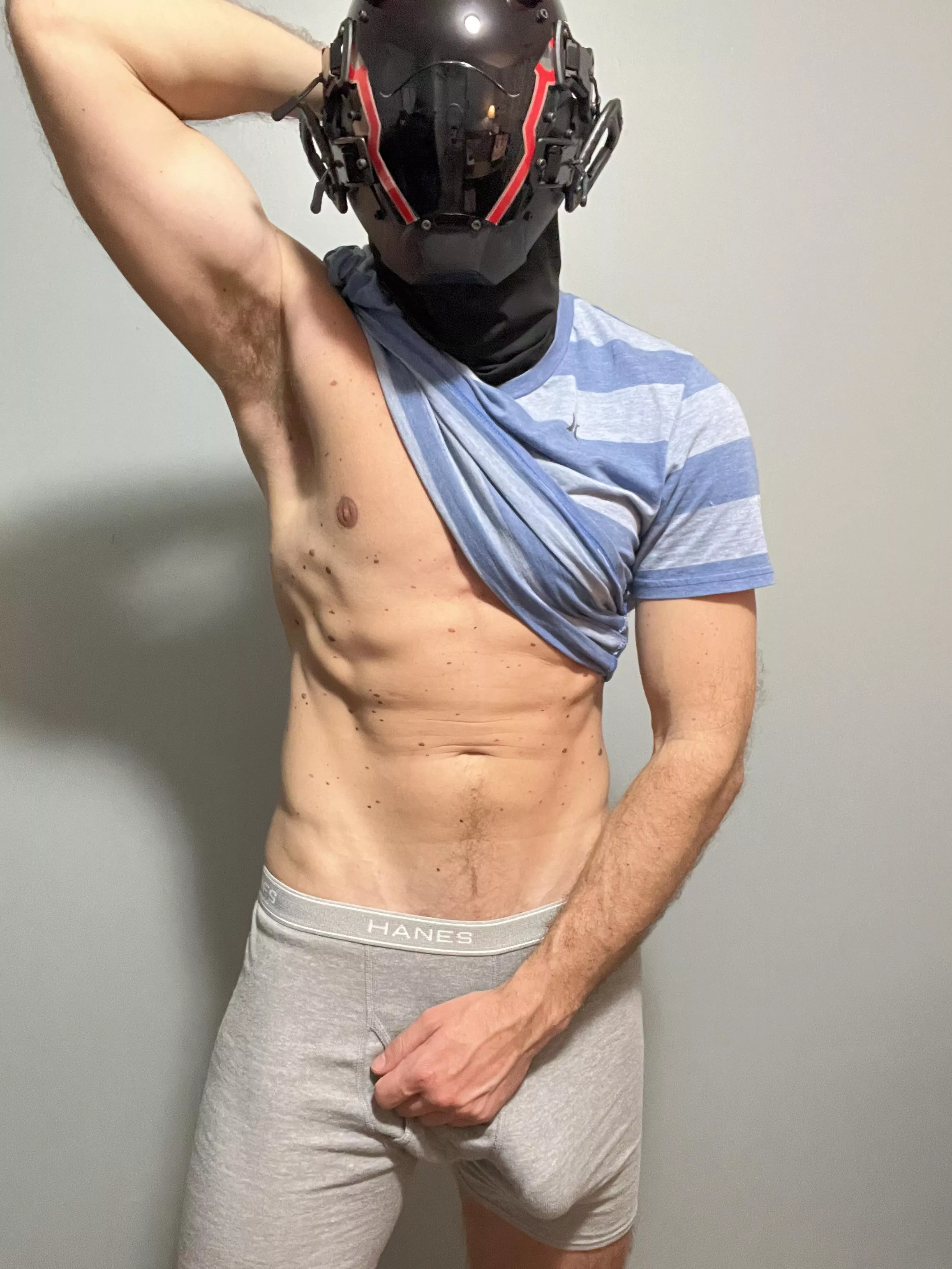 Gamer boyfriend caught in his element (29)